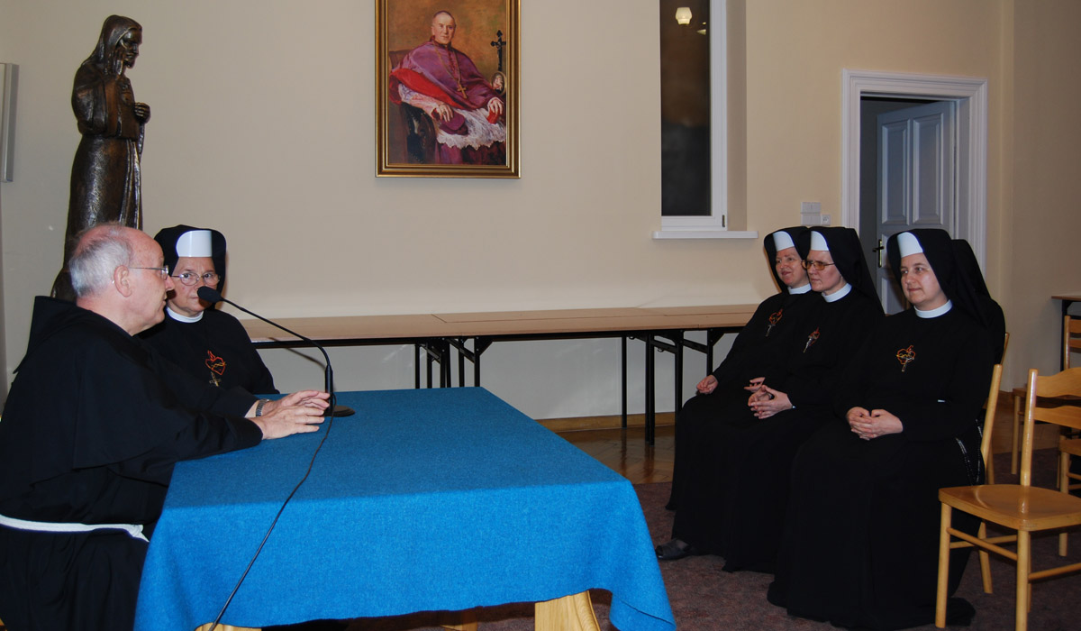 O. Edoardo Brentari OFMConv w klasztorze Sióstr Sercanek