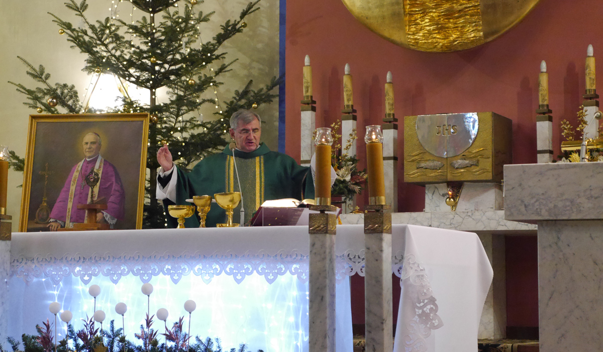 Relikwie św. J.S. Pelczara w kościele parafialnym pw. św. Jana Chrzciciela