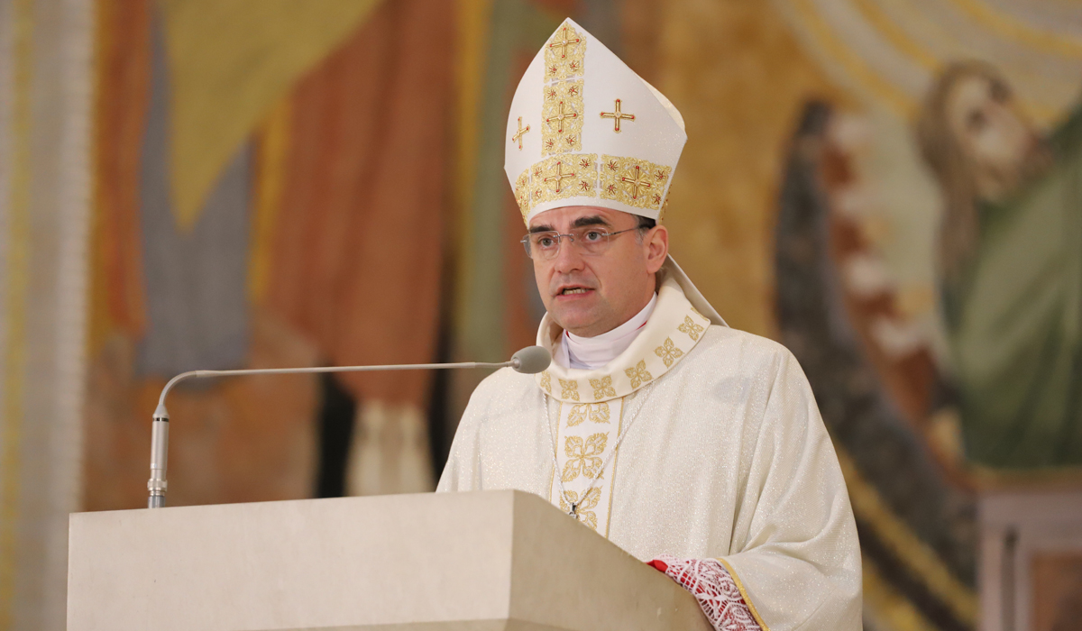 Sakra biskupia bpa Roberta Chrząszcza