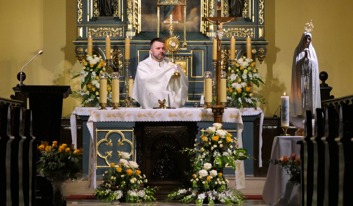 Uwielbiamy Cię, Boże w Trójcy Świętej Jedyny